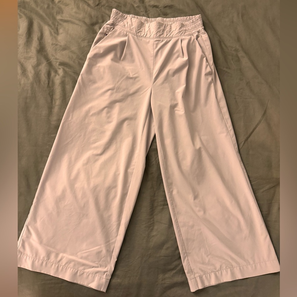Athleta Beige Crop Pants with zipper pockets wide leg size 0